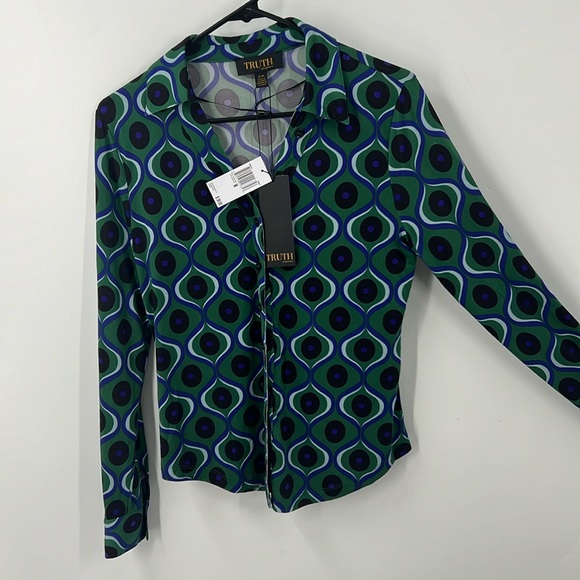 Truth Tops - Truth by Republic retro print button front shirt M